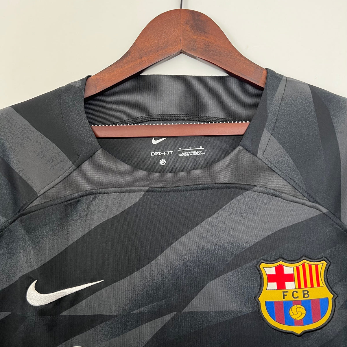 BARCELONA GOALKEEPER/GOALKEEPER I 23/24 MEN (LONG SLEEVE)