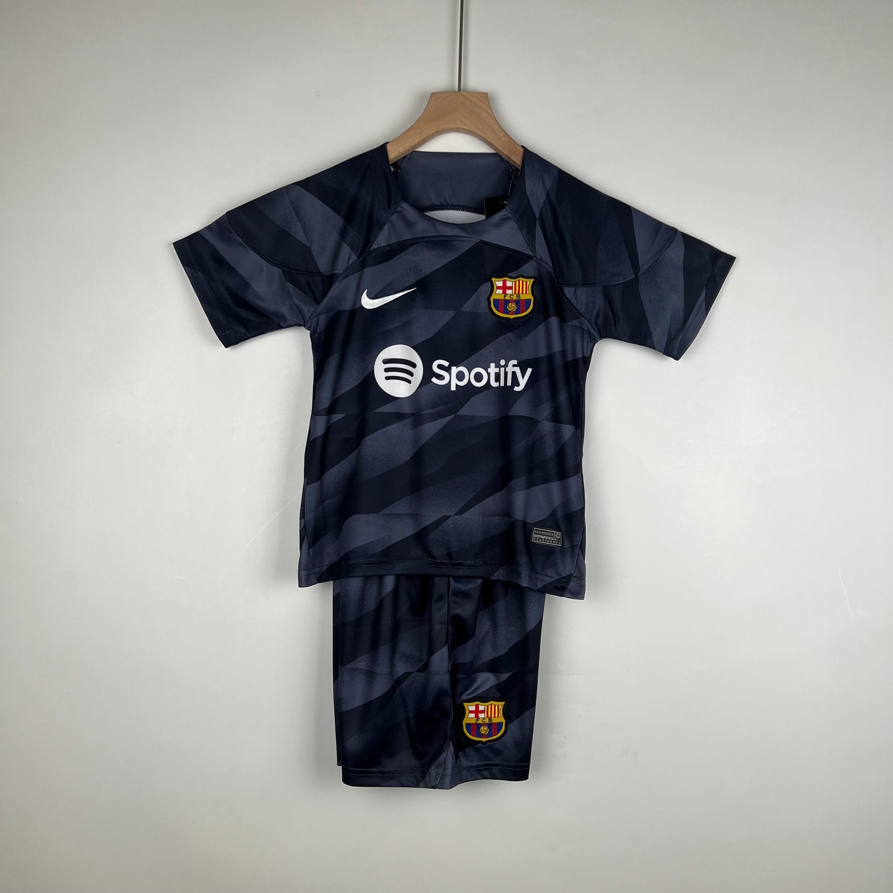 BARCELONA GOALKEEPER/GOALKEEPER II 23/24 KIDS KIT