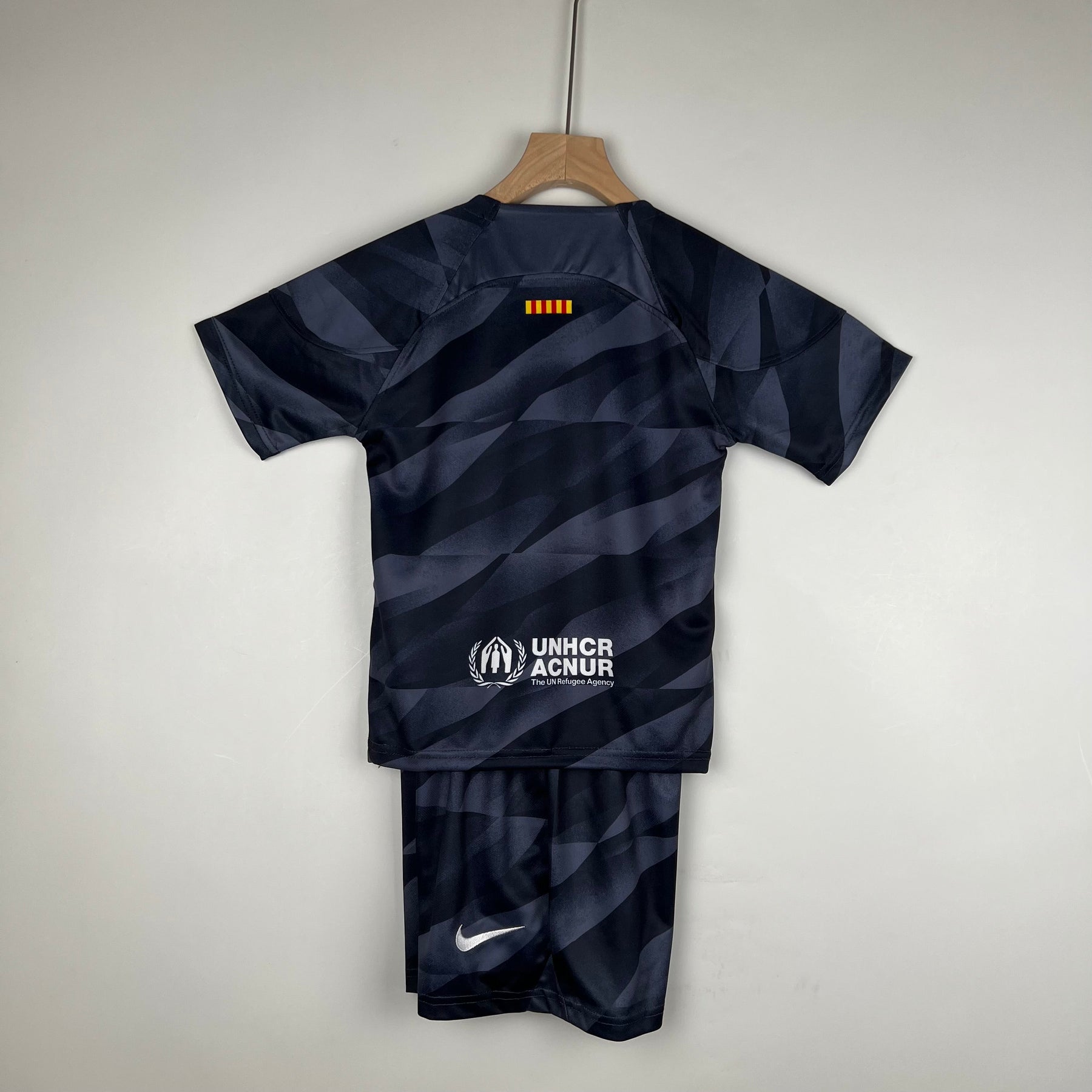 BARCELONA GOALKEEPER/GOALKEEPER II 23/24 KIDS KIT