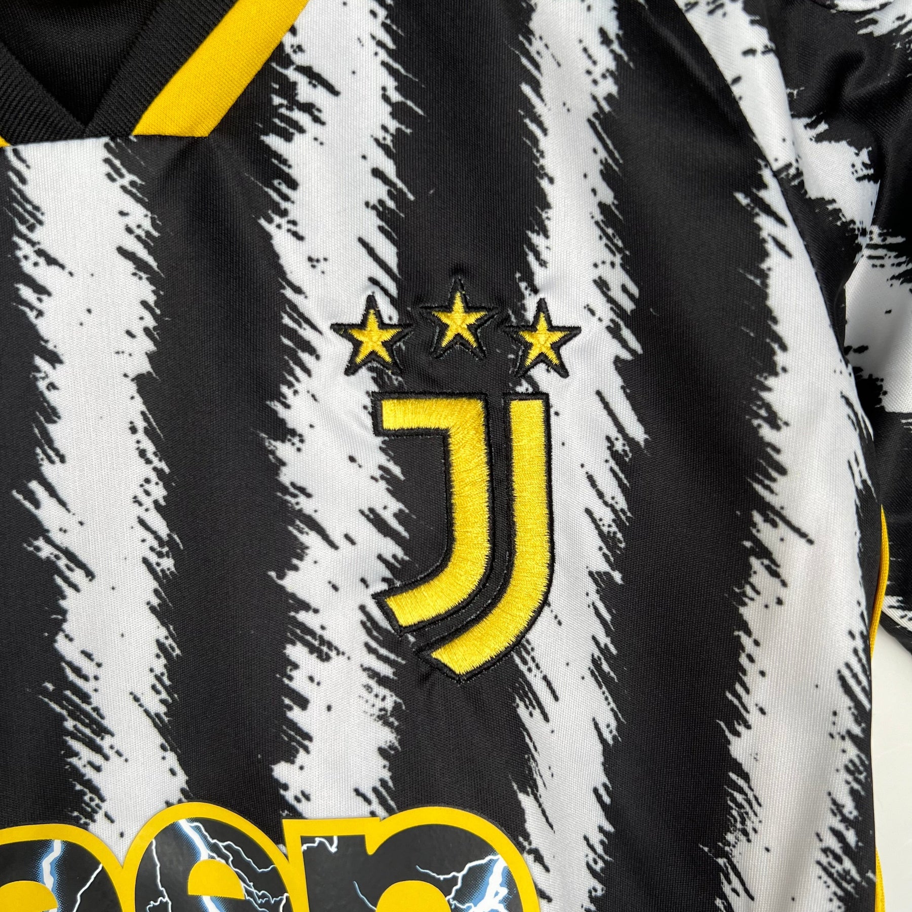 JUVENTUS I 23/24 KIDS KIT