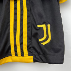 JUVENTUS I 23/24 KIDS KIT