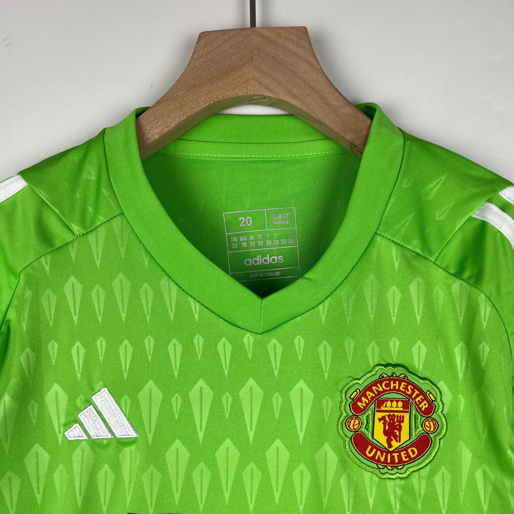 MANCHESTER UNITED GOALKEEPER I 23/24 KIDS KIT